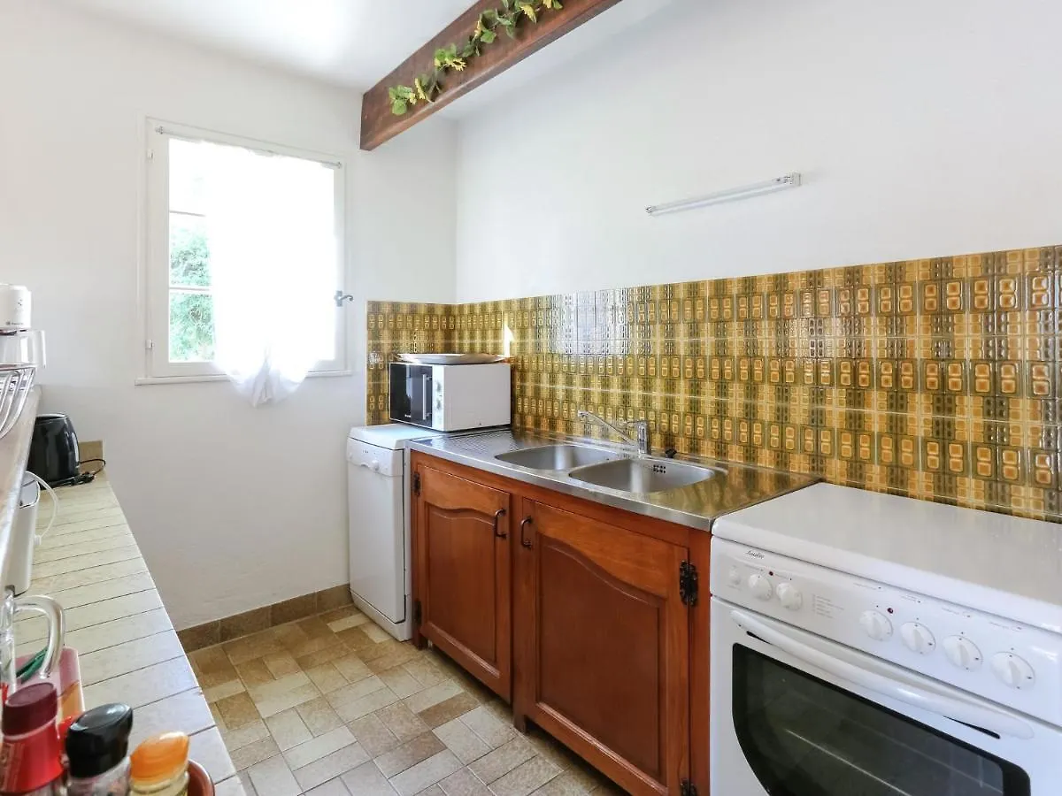 Snug Holiday Home In Bormes Les Mimosas With Pool