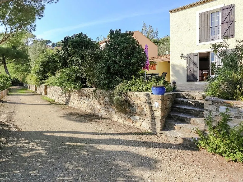 Snug Holiday Home In Bormes Les Mimosas With Pool Bormes-les-Mimosas